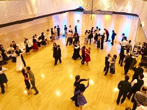 社交ダンスパーティー